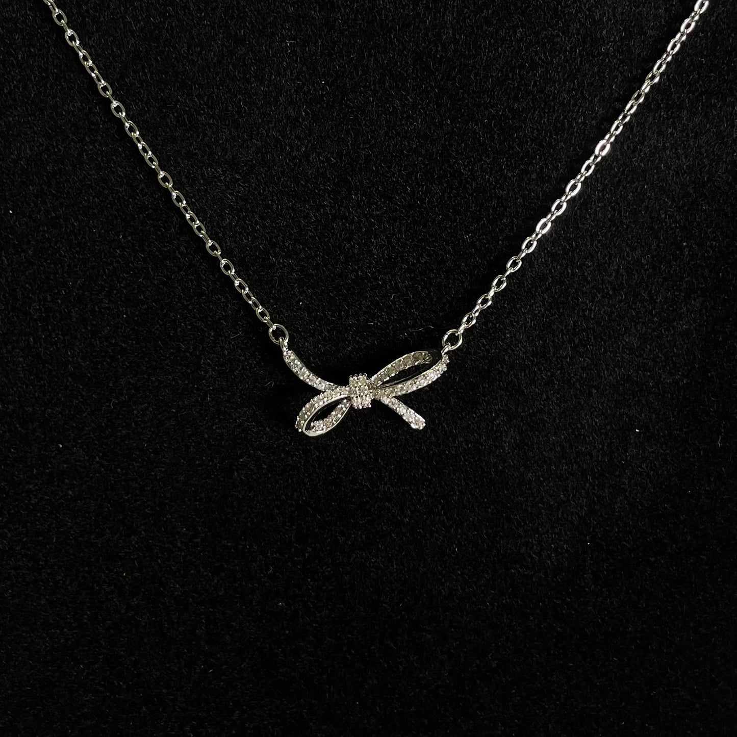 Elegance Bow Necklace