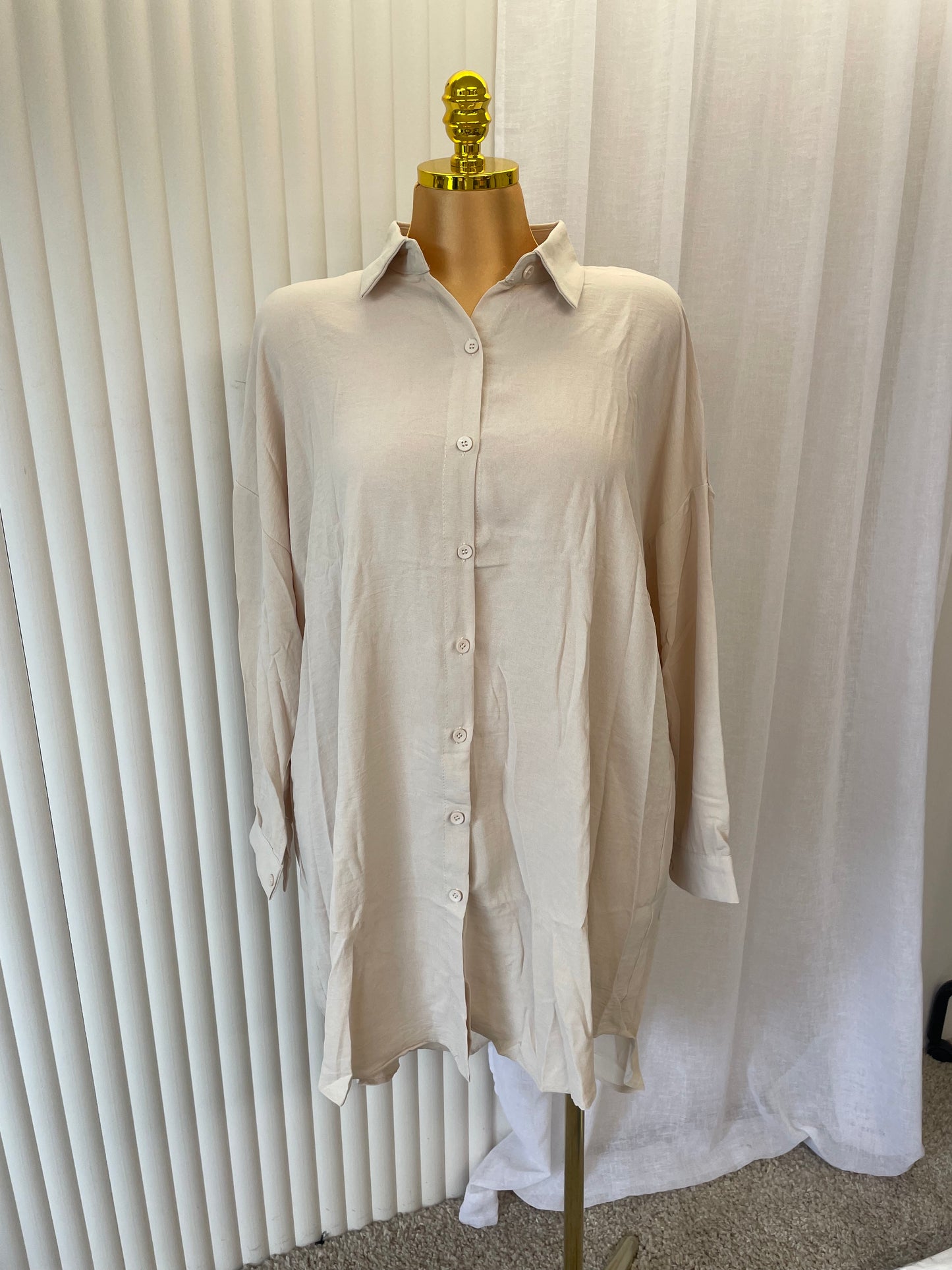 Oversized Button Front Collared Shirt – One Size UK 10–24 THICC FASHIONS (125)