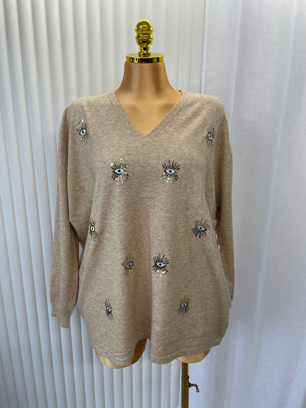 Sequin Eye Detail V-Neck Jumper - One size UK10-24 THICC FASHIONS Plus size Curve