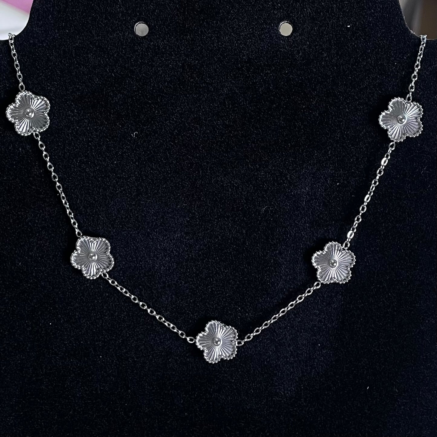 Five Clover Necklace