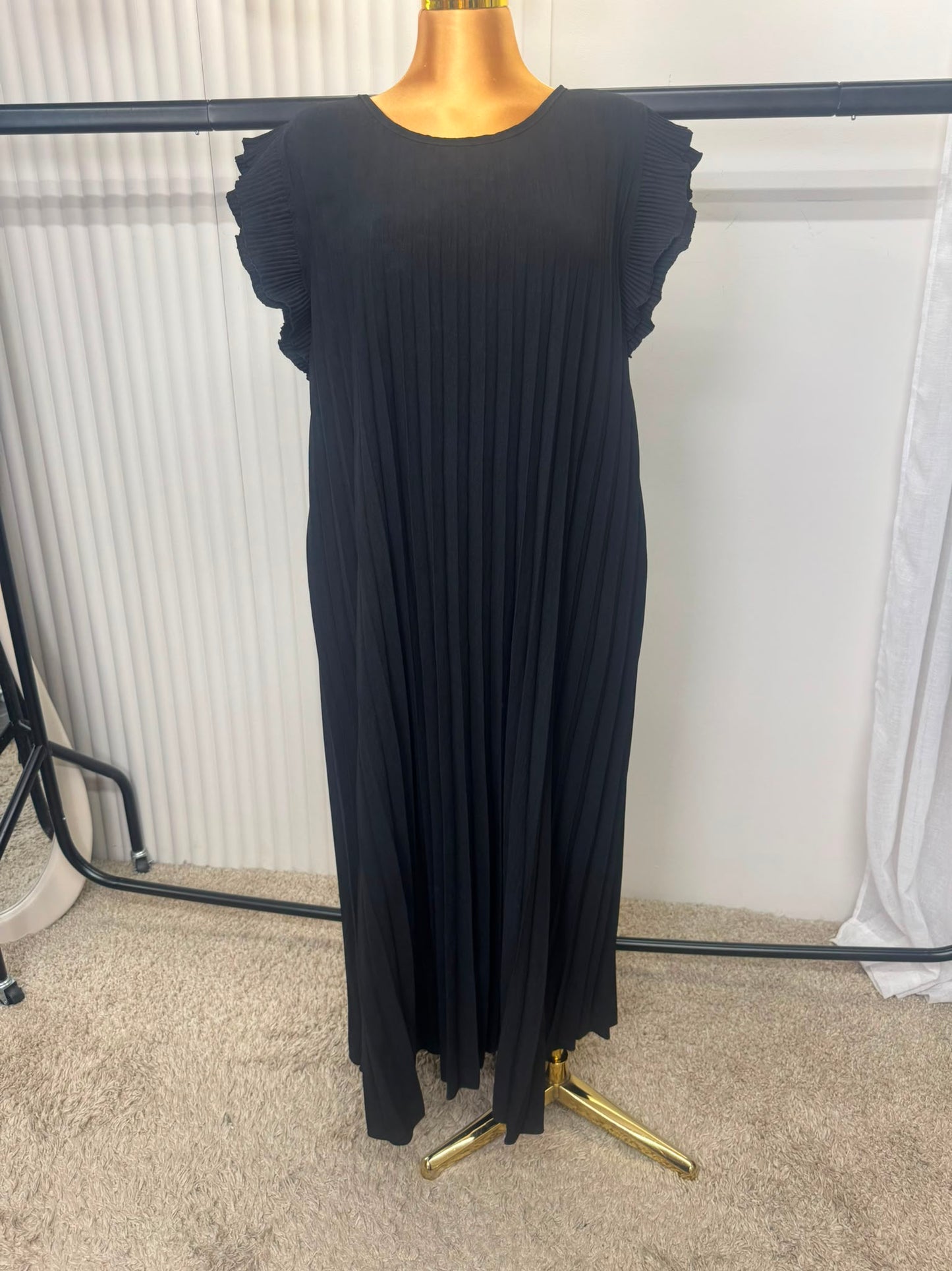 Pleated Frill Sleeve Maxi Dress – One Size (UK 10–24)