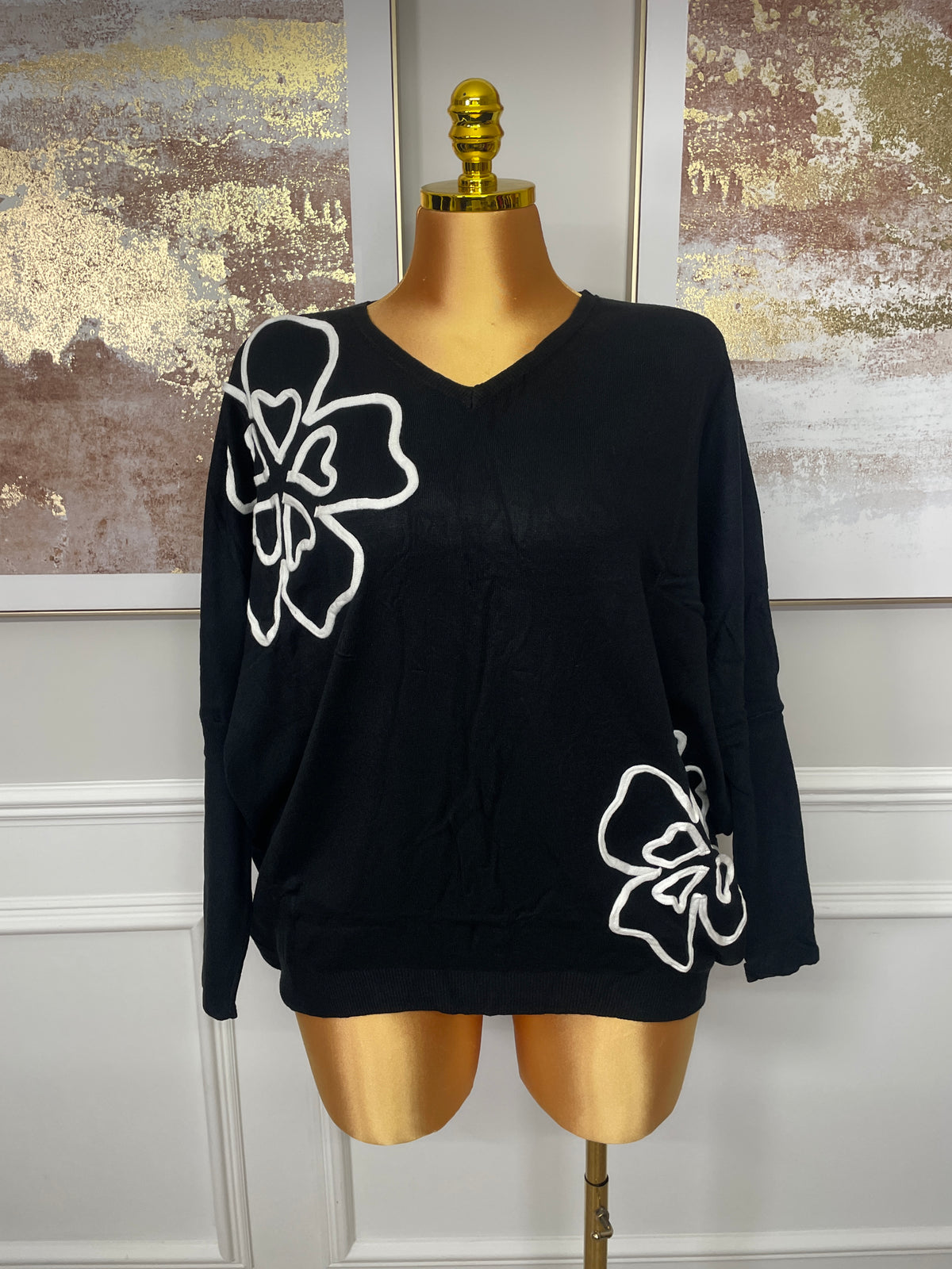 Floral Appliqué V-Neck Jumper - One Size UK10-22 THICC FASHIONS PLUS SIZE CURVE WOMENS