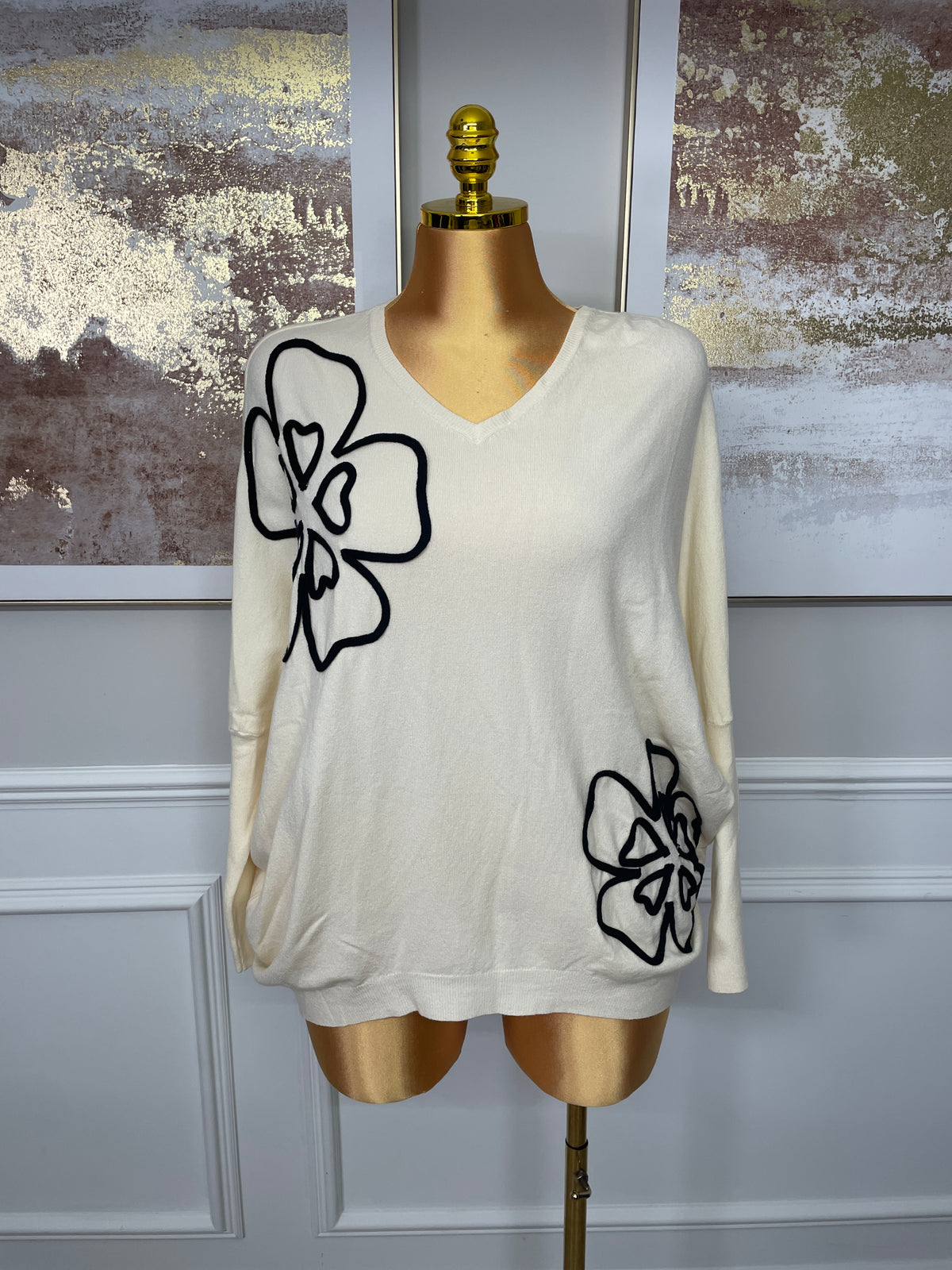 Floral Appliqué V-Neck Jumper - One Size UK10-22 THICC FASHIONS PLUS SIZE CURVE WOMENS